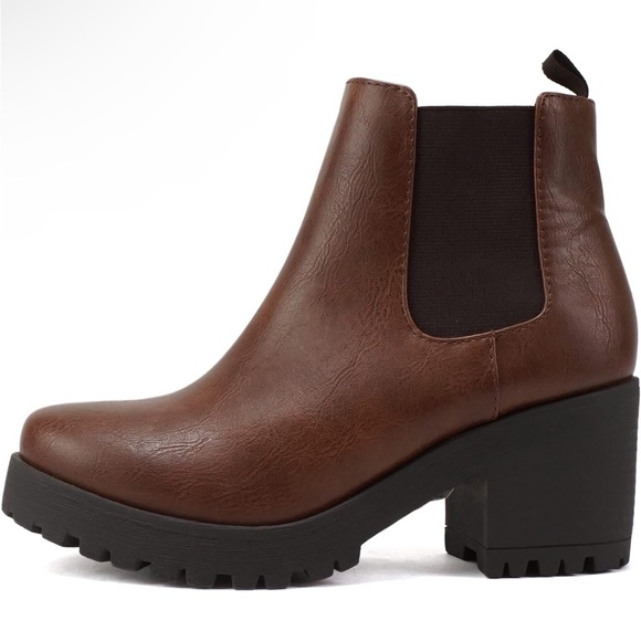 Soda Top Shoes Jaber Ankle Boot w/Lug Sole Elastic Gore and Chunky Heel - Picture 1 of 6
